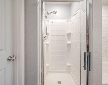 14015 Lake Crescent Drive - Photo Thumbnail 34