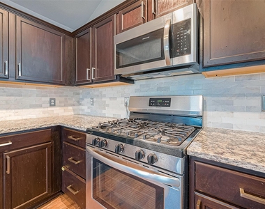 14015 Lake Crescent Drive - Photo Thumbnail 16