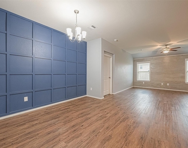 14015 Lake Crescent Drive - Photo Thumbnail 4