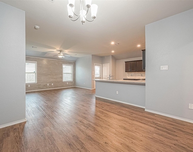14015 Lake Crescent Drive - Photo Thumbnail 5
