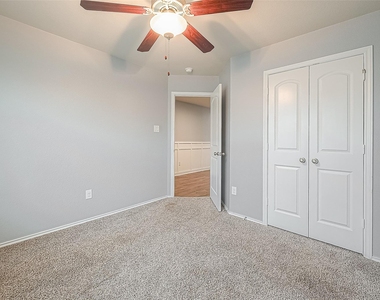 14015 Lake Crescent Drive - Photo Thumbnail 20