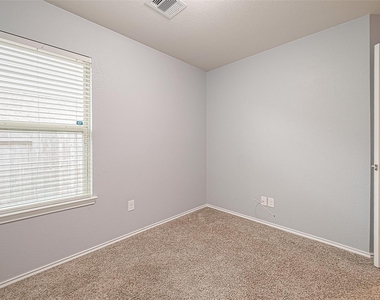 14015 Lake Crescent Drive - Photo Thumbnail 23