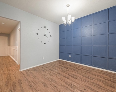 14015 Lake Crescent Drive - Photo Thumbnail 7