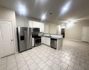 25734 Boxwood Hedge Lane - Photo Thumbnail 5