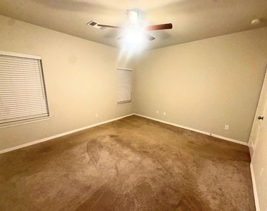 25734 Boxwood Hedge Lane - Photo Thumbnail 9
