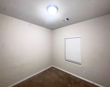 25734 Boxwood Hedge Lane - Photo Thumbnail 7