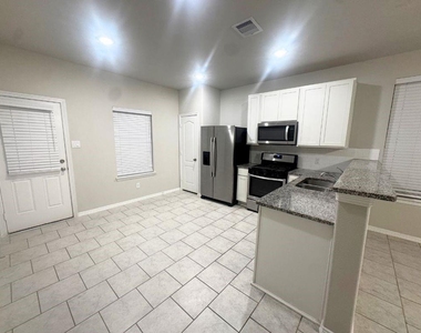 25734 Boxwood Hedge Lane - Photo Thumbnail 4