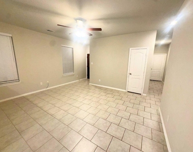 25734 Boxwood Hedge Lane - Photo Thumbnail 3