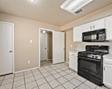 2627 Autumn Springs Lane - Photo Thumbnail 8
