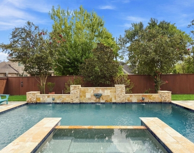 126 E Cove View Trail - Photo Thumbnail 39