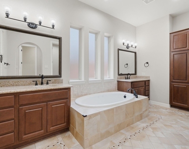 126 E Cove View Trail - Photo Thumbnail 16