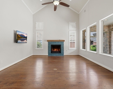 126 E Cove View Trail - Photo Thumbnail 6