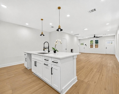7826 Beckley Street - Photo Thumbnail 2