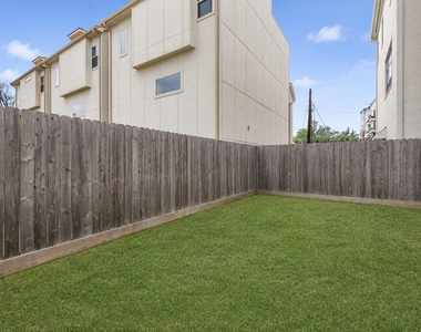 5326 Chandler Street - Photo Thumbnail 3
