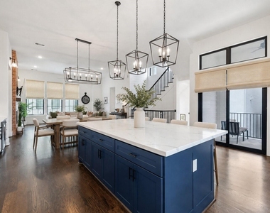 5326 Chandler Street - Photo Thumbnail 8