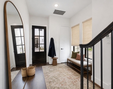 5326 Chandler Street - Photo Thumbnail 4