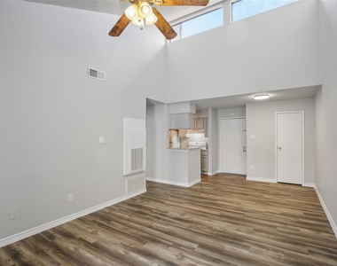 13155 Walden Road - Photo Thumbnail 3