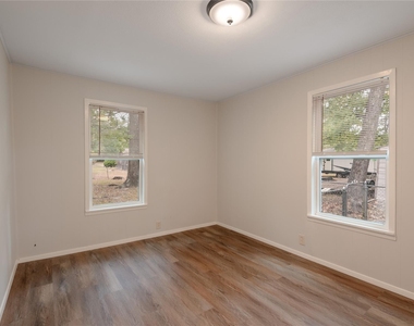 145 Pine Hollow Lane - Photo Thumbnail 14