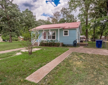 145 Pine Hollow Lane - Photo Thumbnail 17