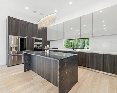 713 Memorial Heights Drive - Photo Thumbnail 7