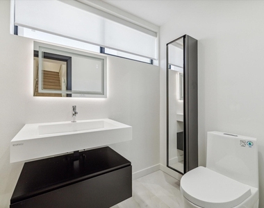 713 Memorial Heights Drive - Photo Thumbnail 12
