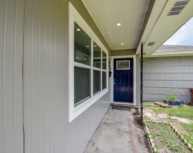 7406 Schiller Street - Photo Thumbnail 3