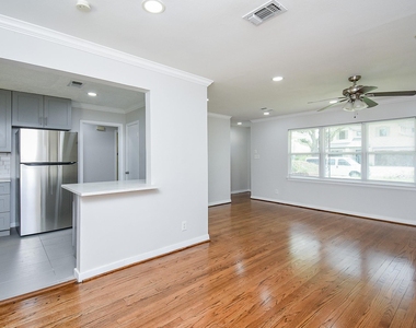 7406 Schiller Street - Photo Thumbnail 6
