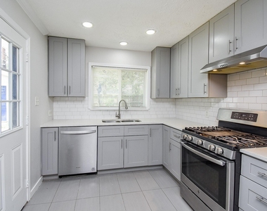 7406 Schiller Street - Photo Thumbnail 16