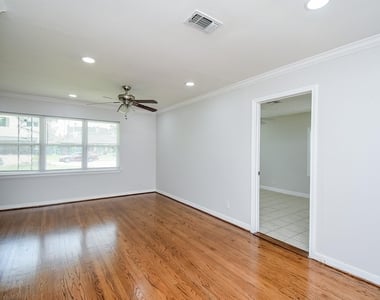 7406 Schiller Street - Photo Thumbnail 11