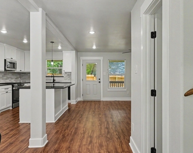 116 Sun City Lane - Photo Thumbnail 5
