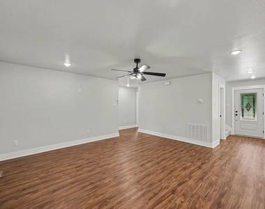 116 Sun City Lane - Photo Thumbnail 13