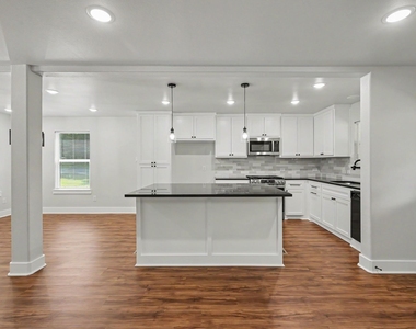 116 Sun City Lane - Photo Thumbnail 9