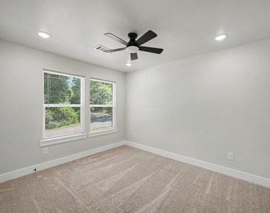 116 Sun City Lane - Photo Thumbnail 21