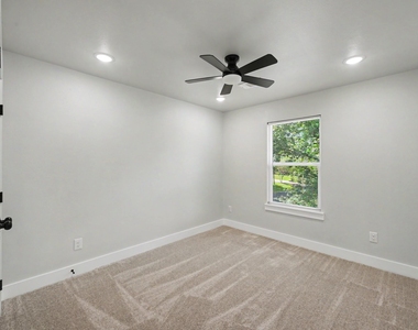 116 Sun City Lane - Photo Thumbnail 24