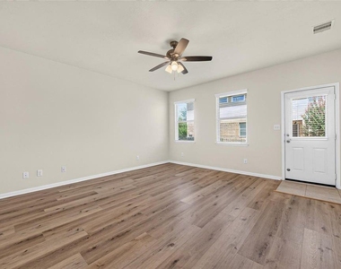 8506 Sunset Loch Drive - Photo Thumbnail 29