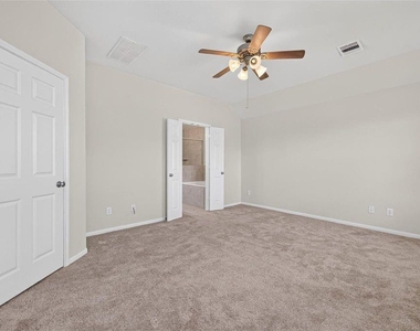 8506 Sunset Loch Drive - Photo Thumbnail 19