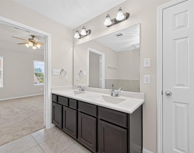 8506 Sunset Loch Drive - Photo Thumbnail 22