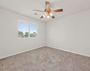 8506 Sunset Loch Drive - Photo Thumbnail 17