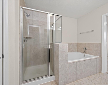 8506 Sunset Loch Drive - Photo Thumbnail 21