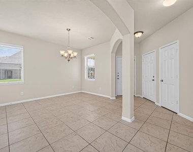 8506 Sunset Loch Drive - Photo Thumbnail 16