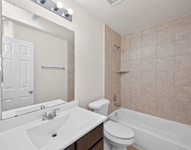 8506 Sunset Loch Drive - Photo Thumbnail 25