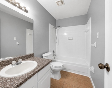 1707 Stone Lake Drive - Photo Thumbnail 9