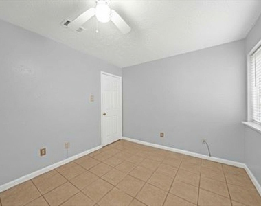 1707 Stone Lake Drive - Photo Thumbnail 14