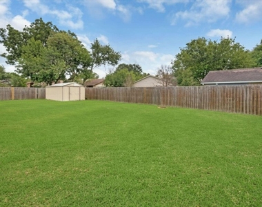 1707 Stone Lake Drive - Photo Thumbnail 17