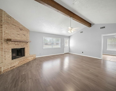 1707 Stone Lake Drive - Photo Thumbnail 5