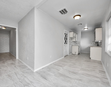 4830 Ridgestone Street - Photo Thumbnail 8