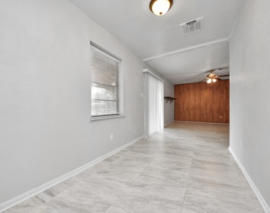 4830 Ridgestone Street - Photo Thumbnail 9