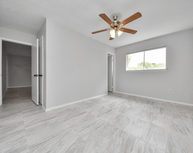 4830 Ridgestone Street - Photo Thumbnail 16