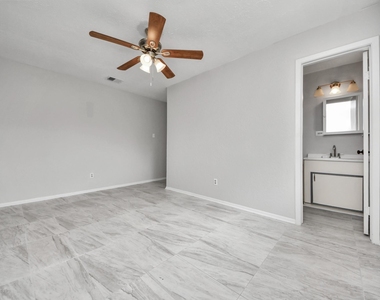 4830 Ridgestone Street - Photo Thumbnail 18