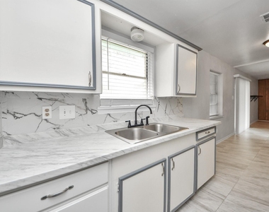 4830 Ridgestone Street - Photo Thumbnail 12